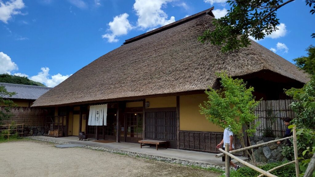 鄙茅むくり屋根